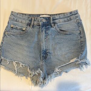 Zara Frayed Hem Women Shorts